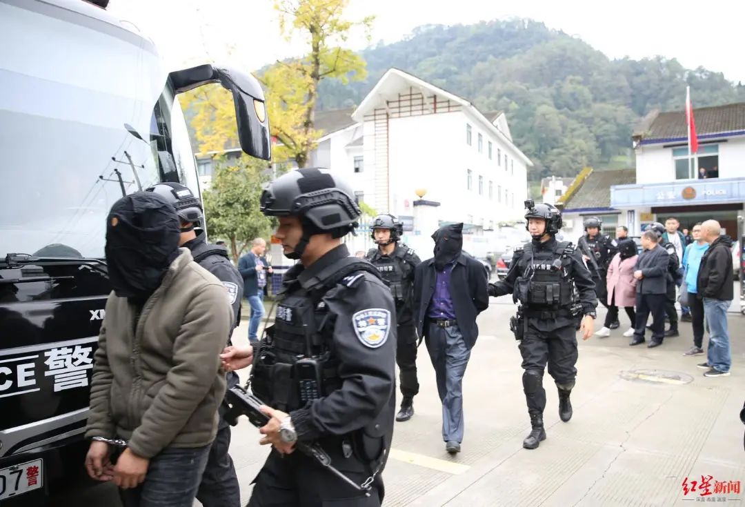 四川一村支书被判无期:组织领导黑社会性质组织,敛财上亿