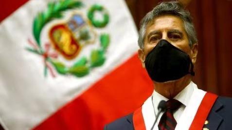 秘鲁新总统萨加斯蒂宣誓就职