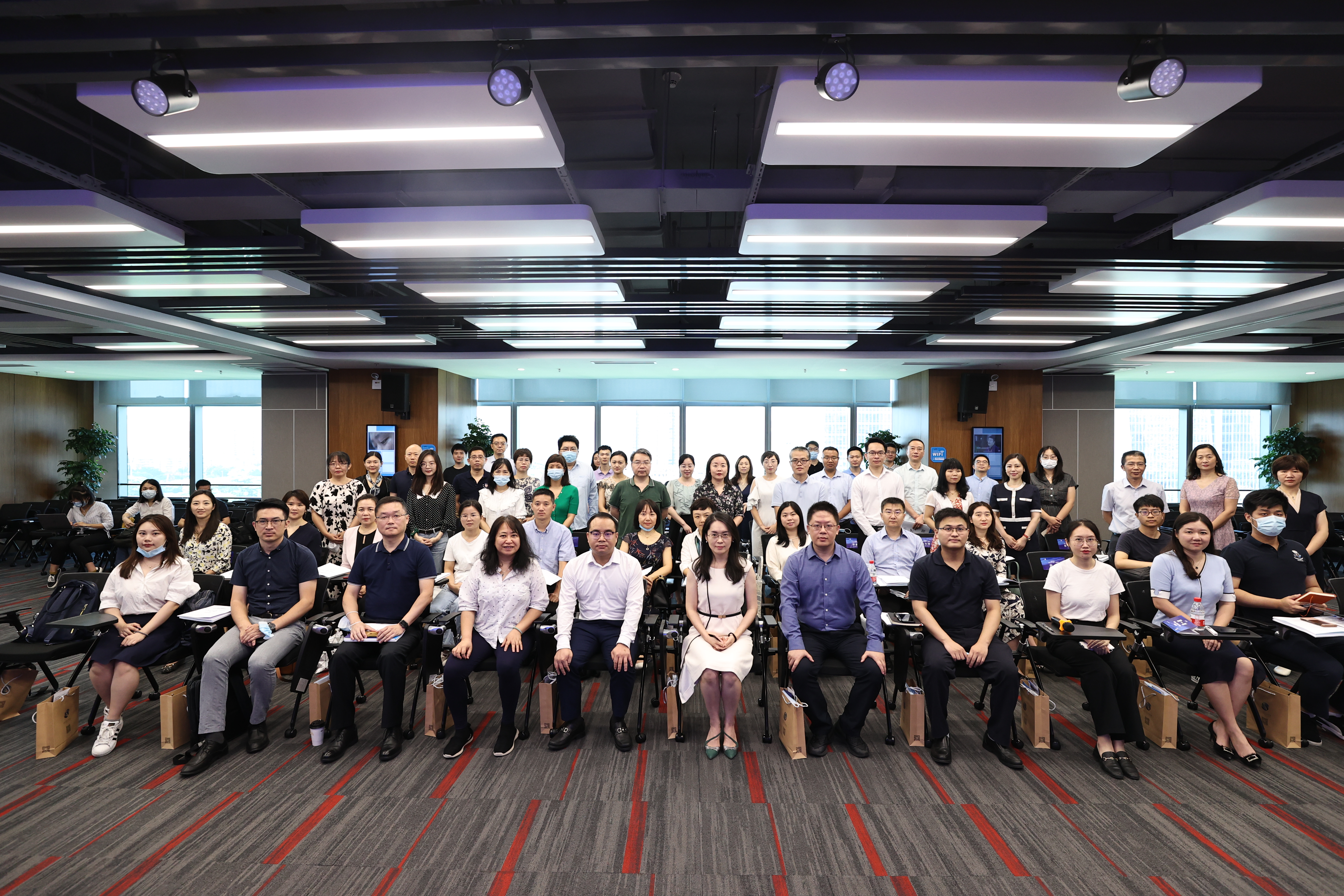 学员合影.jpeg 学员合影.jpeg