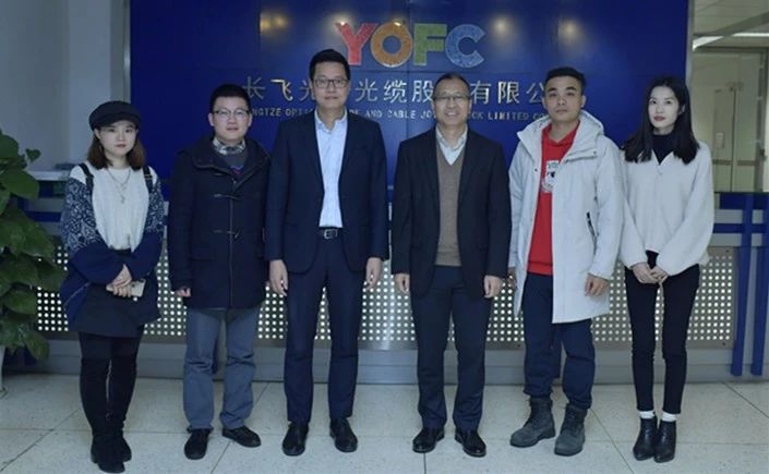 <a class='trsHotWords' href='http://info.stcn.com/dc/stock/?stockcode=SS601869'style='color: #2f67d1;text-decoration: none;' code='601869'target='_blank'>长飞光纤</a>